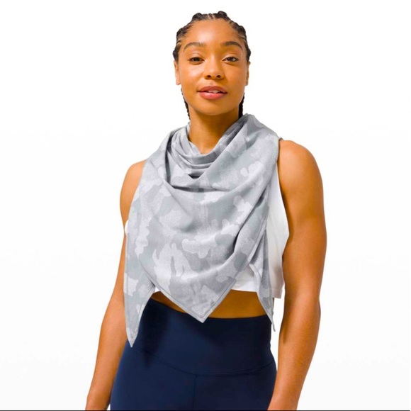 Lululemon All You Need Scarf NWT Grey Camo